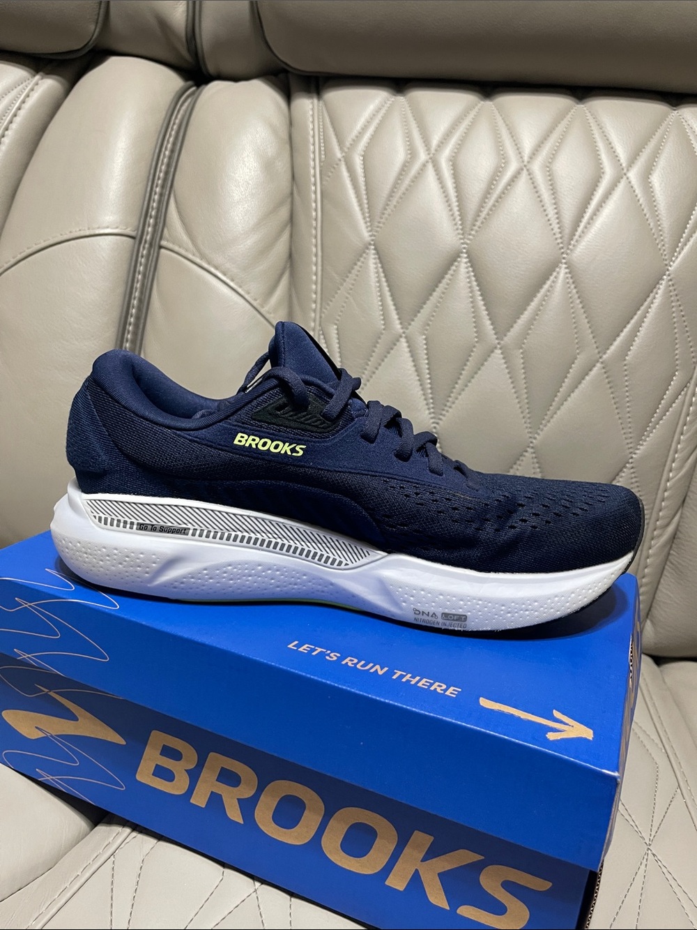 Brooks Men's Adrenaline GTS 24 Navy with Black and Lime - Picture 8 of 12